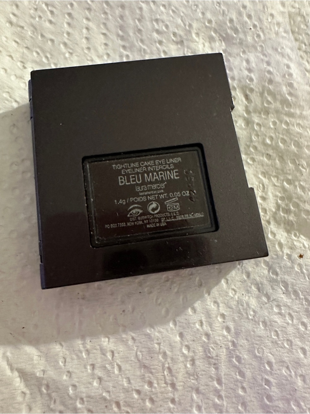 TIGHTLINE CAKE EYE LINER
EYELINER INTERCILS- Bleu Marine - Picture 2 of 4